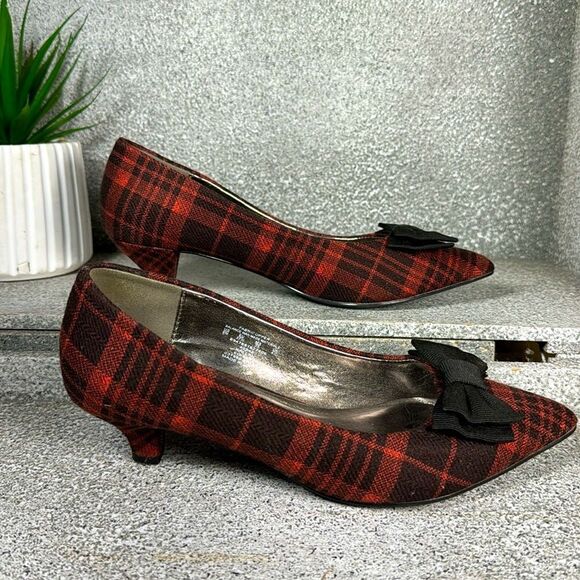Metaphor Red Plaid Fleece Kitten Heels With Bow Size 6 Holiday Winter - Picture 1 of 7